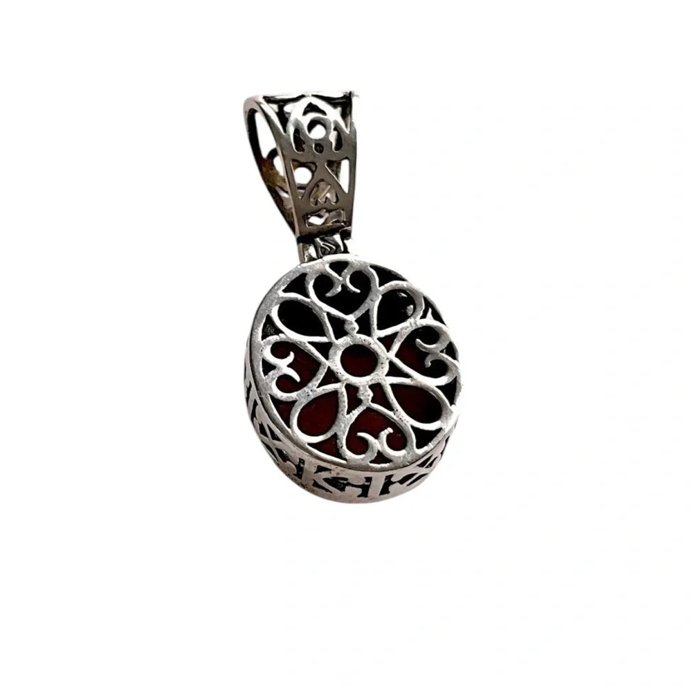 Silpada S1300 RETIRED Red Jasper Open Filigree Reversible Pendant